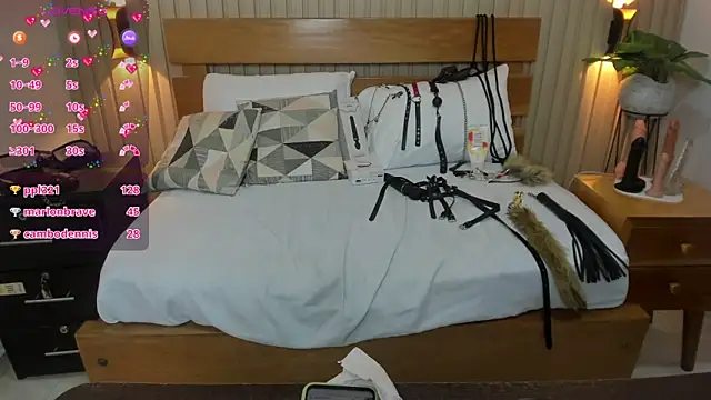 Snapshot of luciana_ballesteros_ chatting on February 2025 12:26:02 PM luciana ballesteros online show from February 2025 12:26:02 PM