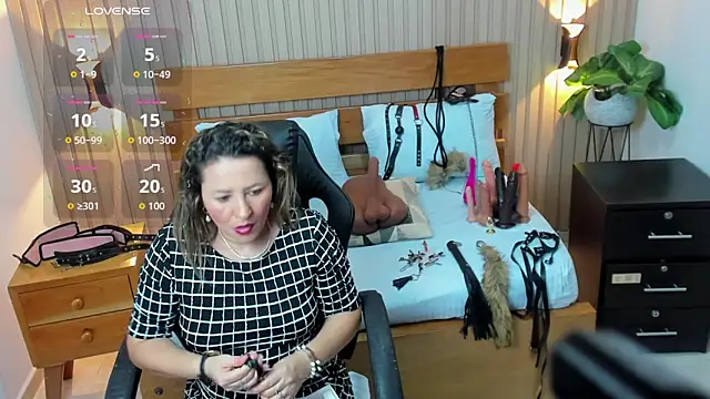 Snapshot of luciana_ballesteros_ chatting on October 2025 12:24:01 PM luciana ballesteros online show from October 2025 12:24:01 PM