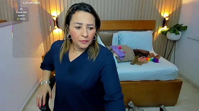 luciana ballesteros  online show from April 2026 12:11:02 PM