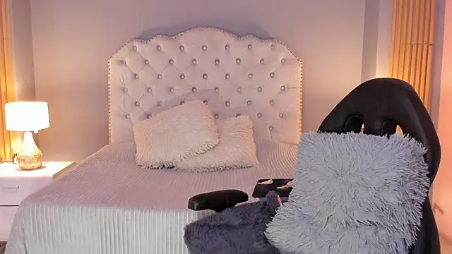 RamonaSimons online show from September 2025 08:02:01 PM