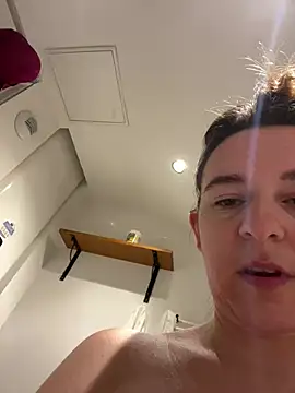 Snapshot of lyajoliee chatting on February 2026 07:06:01 AM lyajoliee online show from February 2026 07:06:01 AM