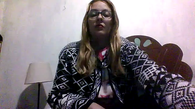 Snapshot of Samanthat33 chatting on November 2025 03:23:01 AM Samanthat33 online show from November 2025 03:23:01 AM