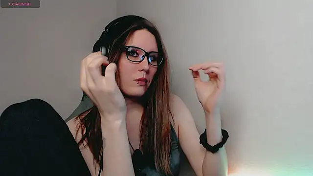 tracy cooper online show from February 2025 11:15:02 PM