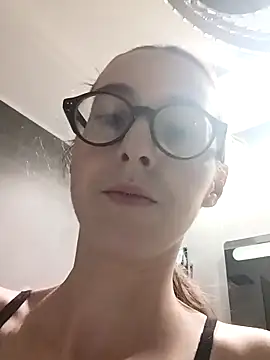 Snapshot of MartiniiSelenna chatting on February 2025 06:56:02 AM MartiniiSelenna online show from February 2025 06:56:02 AM