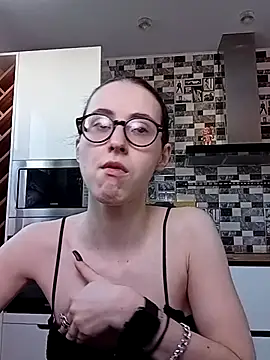 Snapshot of MartiniiSelenna chatting on February 2025 06:44:02 AM MartiniiSelenna online show from February 2025 06:44:02 AM