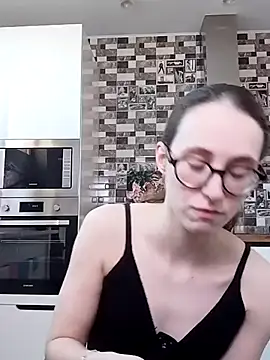 Snapshot of MartiniiSelenna chatting on February 2025 12:36:01 PM MartiniiSelenna online show from February 2025 12:36:01 PM