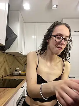 Snapshot of MartiniiSelenna chatting on September 2025 05:53:02 AM MartiniiSelenna online show from September 2025 05:53:02 AM