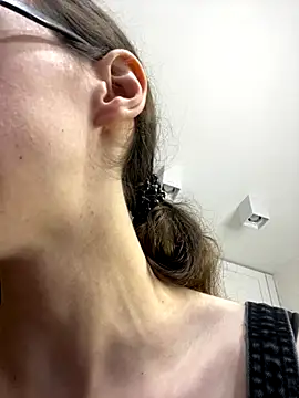 Snapshot of MartiniiSelenna chatting on September 2025 05:53:02 AM MartiniiSelenna online show from September 2025 05:53:02 AM