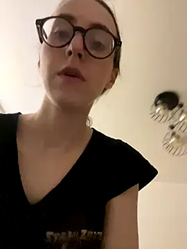 Snapshot of MartiniiSelenna chatting on November 2025 06:24:01 AM MartiniiSelenna online show from November 2025 06:24:01 AM