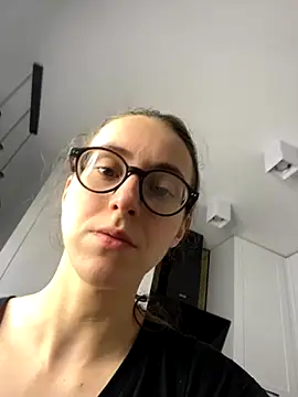 Snapshot of MartiniiSelenna chatting on November 2025 06:45:02 AM MartiniiSelenna online show from November 2025 06:45:02 AM