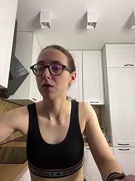 Snapshot of MartiniiSelenna chatting on November 2025 06:46:02 AM MartiniiSelenna online show from November 2025 06:46:02 AM