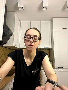 Snapshot of MartiniiSelenna chatting on November 2025 06:48:01 AM MartiniiSelenna online show from November 2025 06:48:01 AM