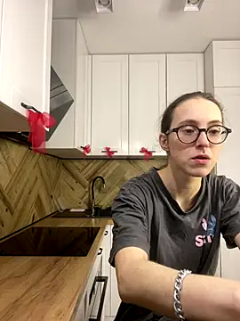 Snapshot of MartiniiSelenna chatting on December 2025 06:52:01 AM MartiniiSelenna online show from December 2025 06:52:01 AM