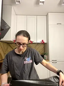 Snapshot of MartiniiSelenna chatting on December 2025 06:42:02 AM MartiniiSelenna online show from December 2025 06:42:02 AM