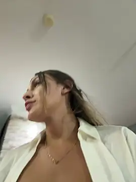 Snapshot of Rose-euphoria chatting on January 2025 12:57:01 AM Rose-euphoria online show from January 2025 12:57:01 AM