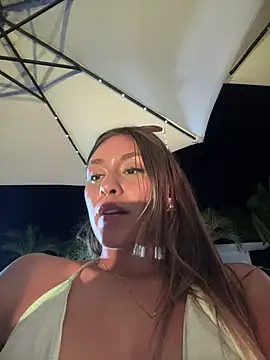 Snapshot of Rose-euphoria chatting on February 2025 01:02:01 AM Rose-euphoria online show from February 2025 01:02:01 AM