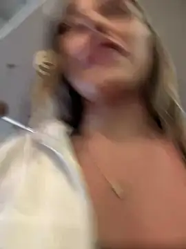 Snapshot of Rose-euphoria chatting on March 2025 03:58:02 PM Rose-euphoria online show from March 2025 03:58:02 PM