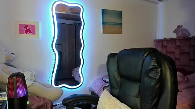 ladyrd1 online show from March 2025 07:43:02 AM