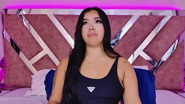 Snapshot of MarianaGarciaa__ chatting on April 2026 06:55:01 PM MarianaGarciaa online show from April 2026 06:55:01 PM