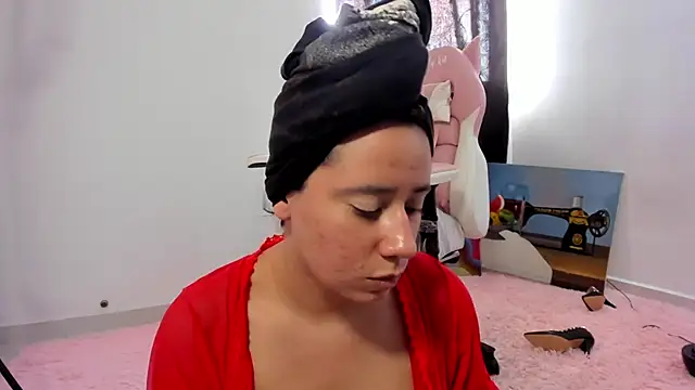 Snapshot of lovely_kitt chatting on February 2025 09:31:01 PM lovely kitt online show from February 2025 09:31:01 PM