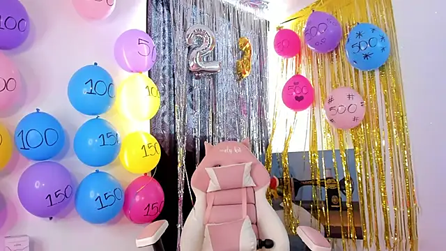 Snapshot of lovely_kitt chatting on February 2025 08:32:01 PM lovely kitt online show from February 2025 08:32:01 PM