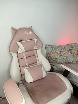 Snapshot of lovely_kitt chatting on March 2025 12:48:02 AM lovely kitt online show from March 2025 12:48:02 AM