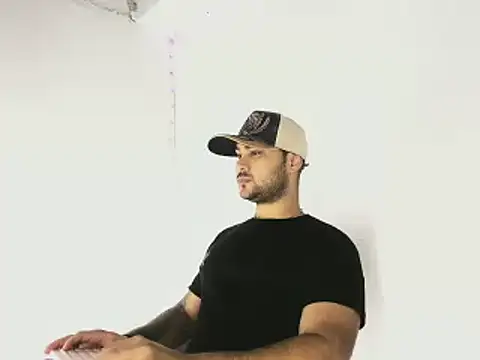 Sebas-hott online show from October 2025 10:07:02 PM