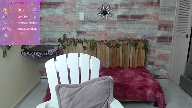 Lucy joi online show from December 2024 04:00:02 AM