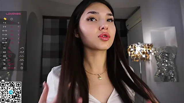 Snapshot of LoraAtcher chatting on December 2024 05:37:02 PM LoraAtcher online show from December 2024 05:37:02 PM
