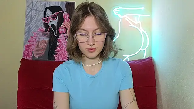 Snapshot of MalvinaBlum chatting on March 2025 05:00:01 AM MalvinaBlum online show from March 2025 05:00:01 AM