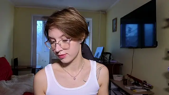 Snapshot of MalvinaBlum chatting on November 2025 02:00:01 AM MalvinaBlum online show from November 2025 02:00:01 AM