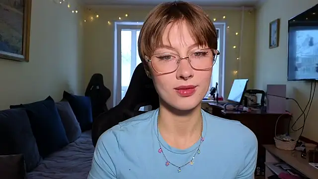 Snapshot of MalvinaBlum chatting on December 2025 05:36:02 AM MalvinaBlum online show from December 2025 05:36:02 AM