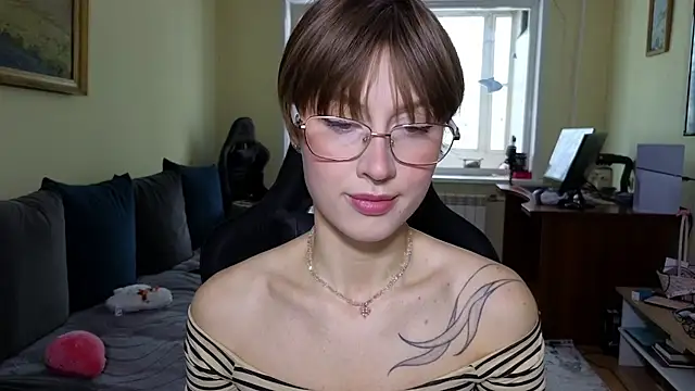 Snapshot of MalvinaBlum chatting on February 2026 03:43:01 AM MalvinaBlum online show from February 2026 03:43:01 AM