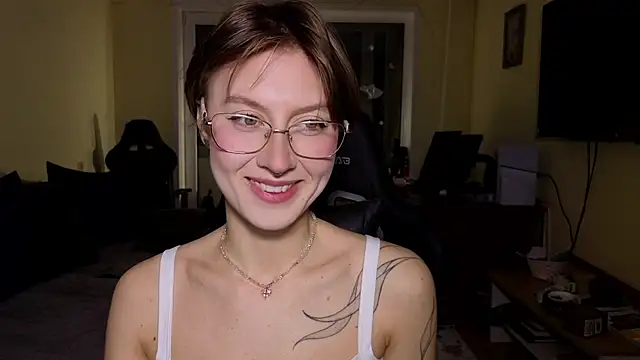 Snapshot of MalvinaBlum chatting on February 2026 02:13:02 PM MalvinaBlum online show from February 2026 02:13:02 PM