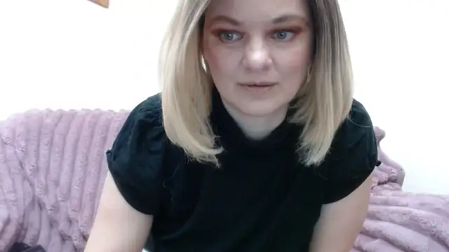 Snapshot of YourSweetJam chatting on February 2026 06:17:01 PM YourSweetJam online show from February 2026 06:17:01 PM