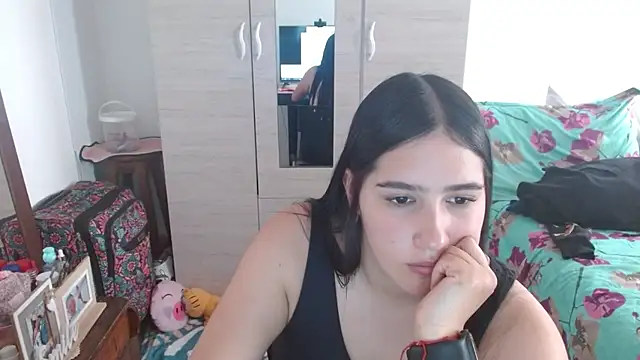 Naomi D online show from April 2026 08:33:01 PM