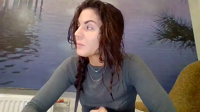 Snapshot of AliceTailor chatting on November 2025 03:23:01 PM AliceTailor online show from November 2025 03:23:01 PM