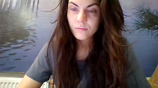 Snapshot of AliceTailor chatting on November 2025 07:31:01 AM AliceTailor online show from November 2025 07:31:01 AM