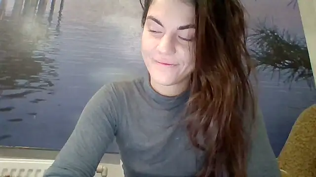 Snapshot of AliceTailor chatting on November 2025 11:25:02 AM AliceTailor online show from November 2025 11:25:02 AM