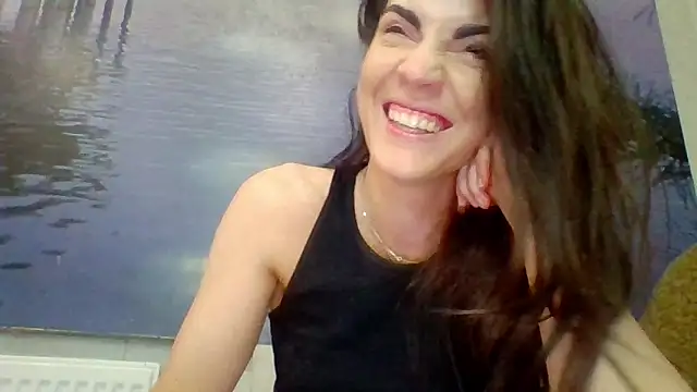 Snapshot of AliceTailor chatting on March 2026 01:38:01 PM AliceTailor online show from March 2026 01:38:01 PM