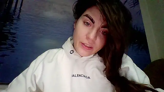 Snapshot of AliceTailor chatting on May 2026 06:37:01 PM AliceTailor online show from May 2026 06:37:01 PM