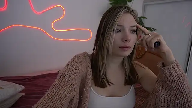 IceDanielles online show from December 2024 06:59:01 PM