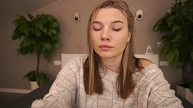 IceDanielles online show from January 2025 02:57:01 PM