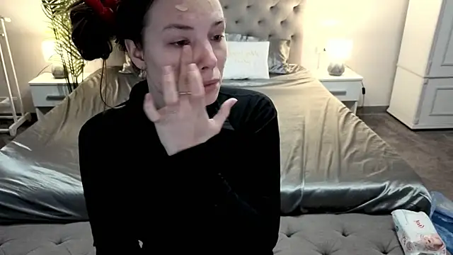 IceDanielles online show from March 2026 01:37:01 PM