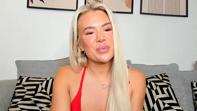 Snapshot of Alexia-Lee chatting on December 2025 09:41:02 PM Alexia-Lee online show from December 2025 09:41:02 PM