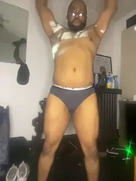 Snapshot of Enos3 chatting on October 2025 11:13:01 PM Enos3 online show from October 2025 11:13:01 PM