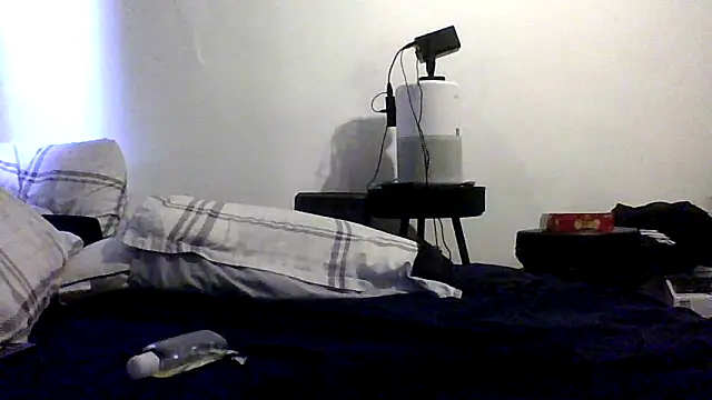 Snapshot of Enos3 chatting on February 2026 05:53:02 PM Enos3 online show from February 2026 05:53:02 PM