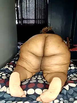 Snapshot of fatafricanqueen chatting on January 2025 01:15:01 PM fatafricanqueen online show from January 2025 01:15:01 PM