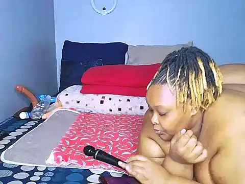 Snapshot of fatafricanqueen chatting on September 2025 10:53:02 AM fatafricanqueen online show from September 2025 10:53:02 AM