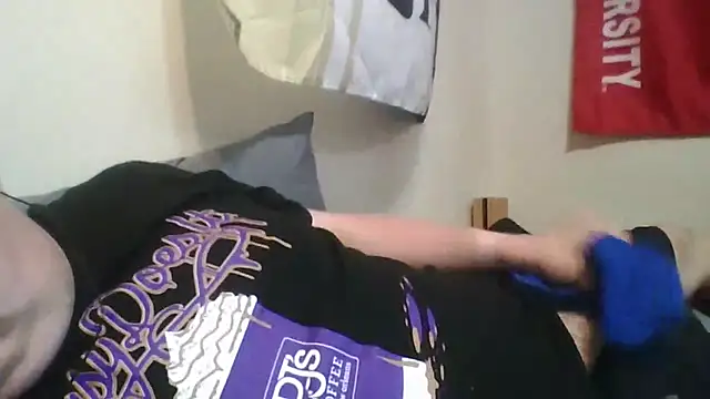 YelpedAverting online show from October 2025 07:37:01 PM